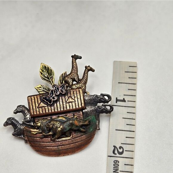 "5/$25" Vintage KC Noah's Ark Tri Rone Brooch Pin - Picture 6 of 6